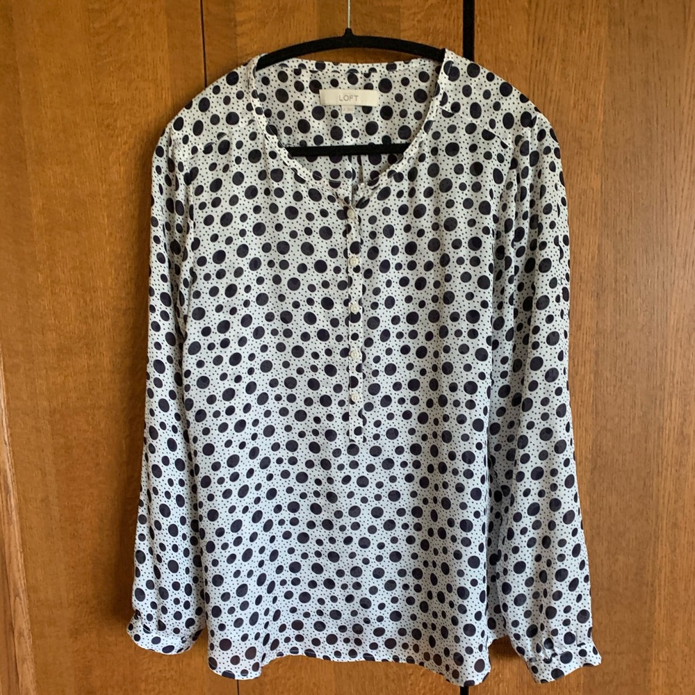 Loft  100% polyester blouse with 5 front buttons